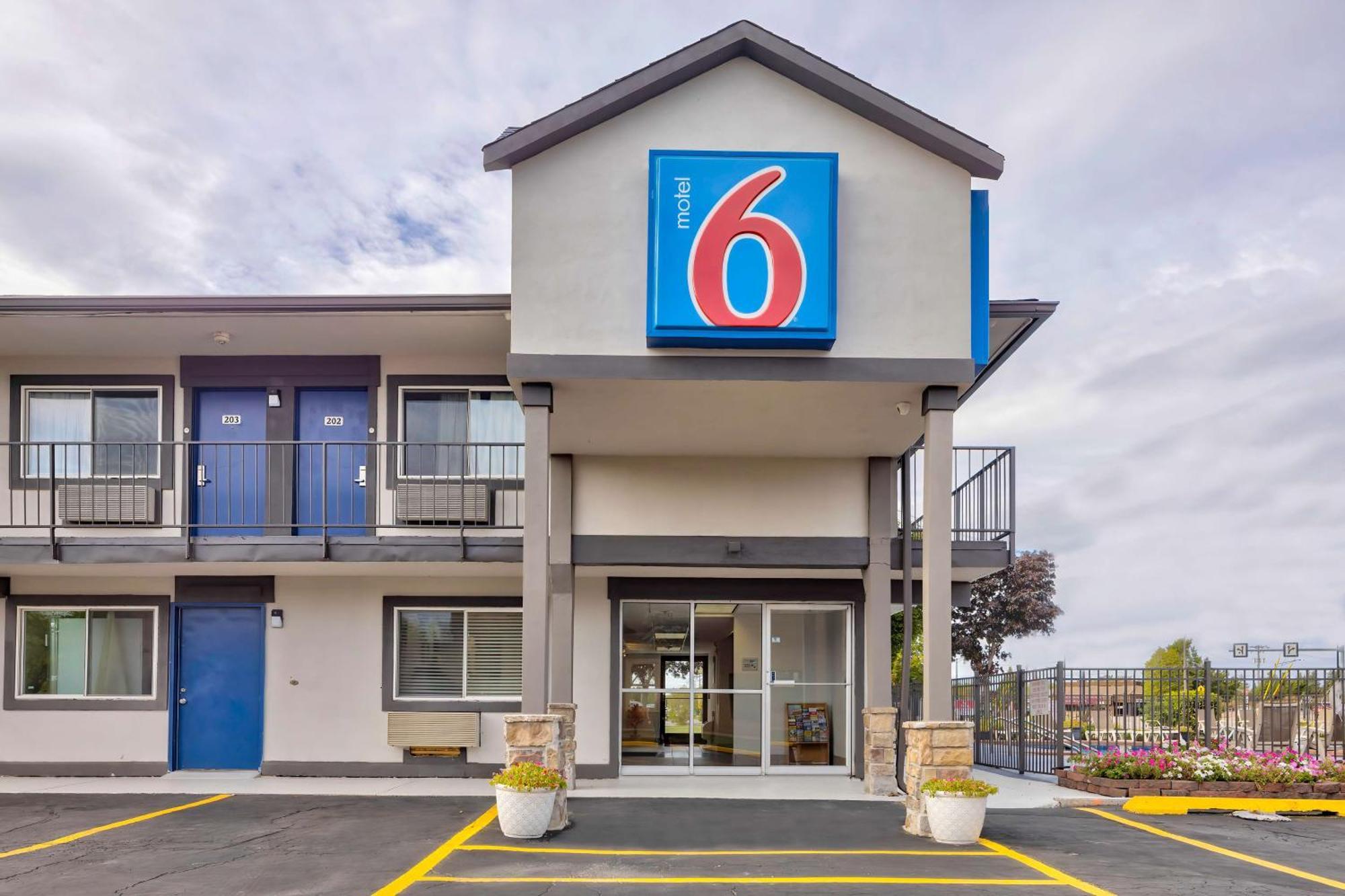 Motel 6-Oshkosh, Wi Luaran gambar