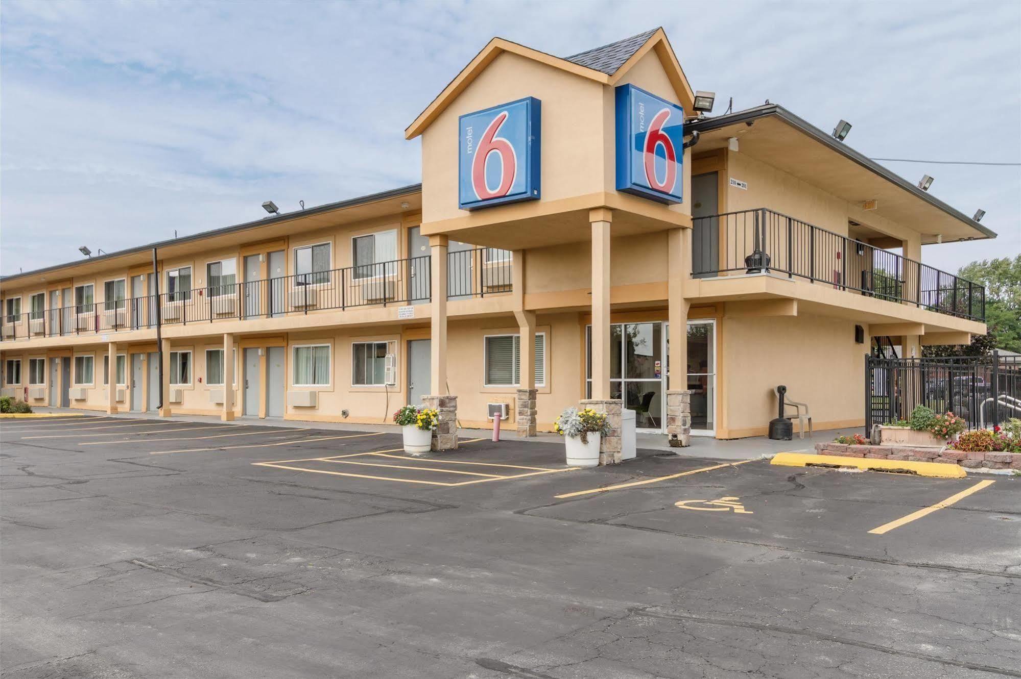 Motel 6-Oshkosh, Wi Luaran gambar