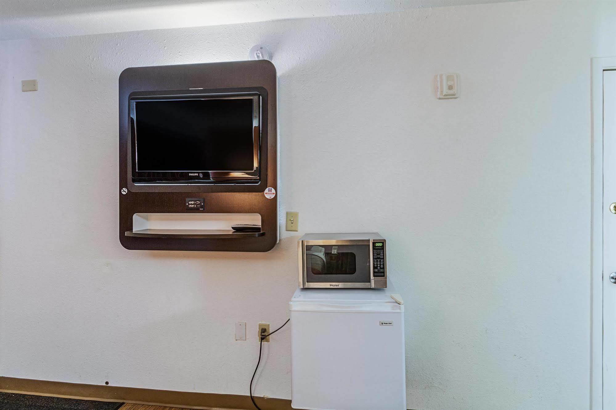 Motel 6-Oshkosh, Wi Luaran gambar