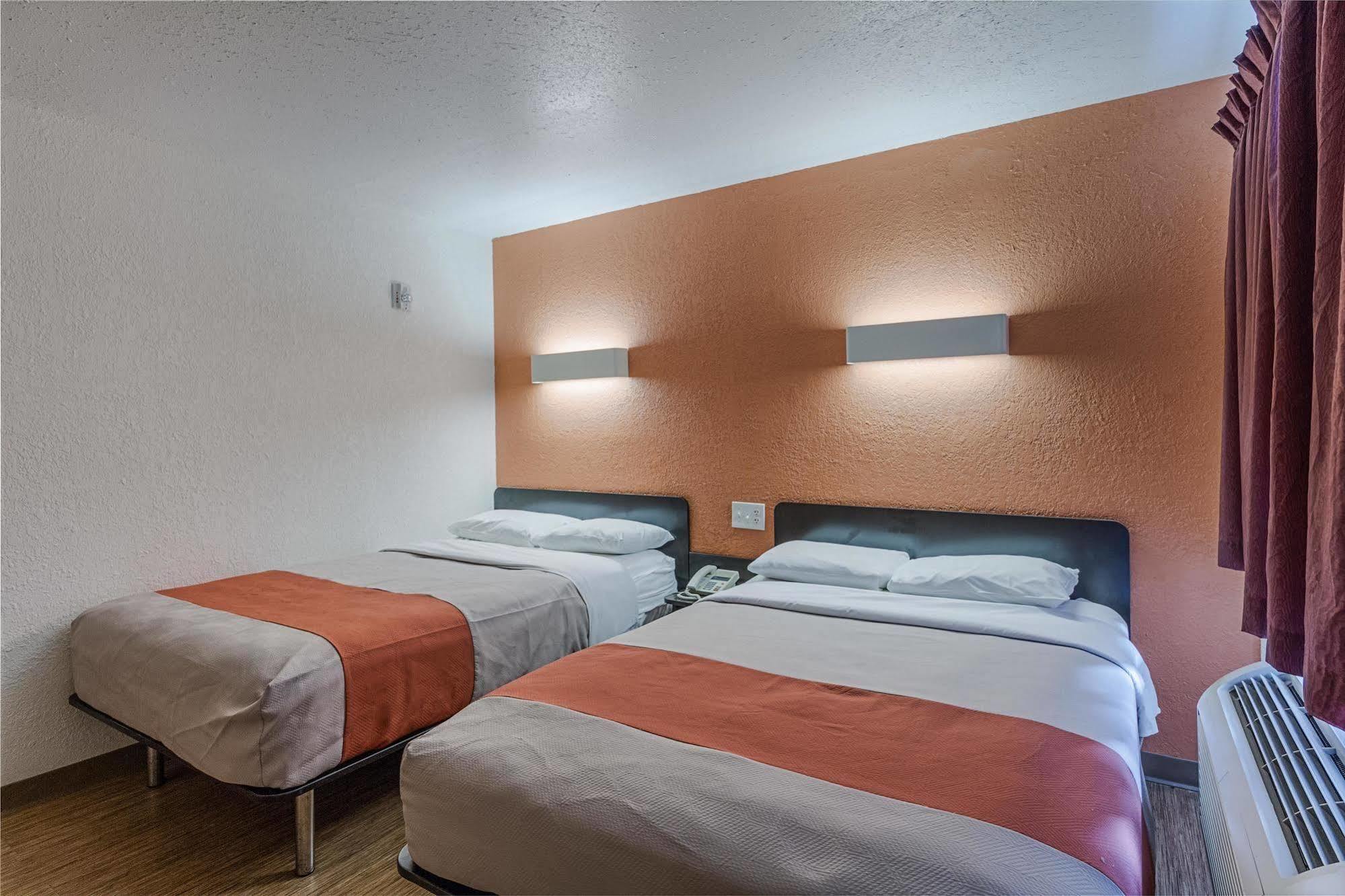 Motel 6-Oshkosh, Wi Luaran gambar