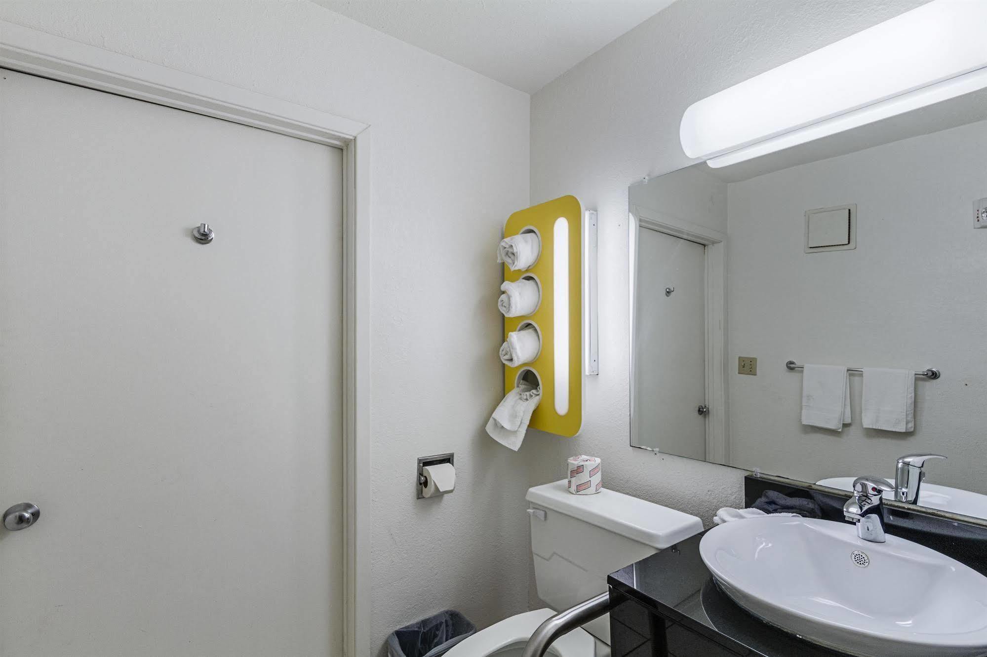 Motel 6-Oshkosh, Wi Luaran gambar