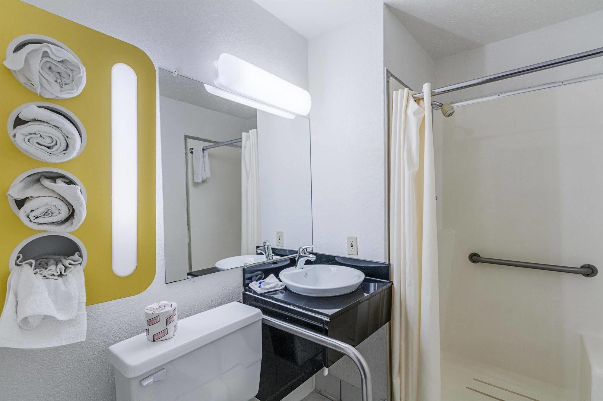 Motel 6-Oshkosh, Wi Luaran gambar